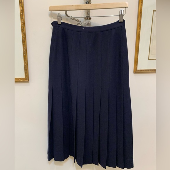 Vintage Chanel Navy Blue Pleated Skirt 40 - Picture 4 of 5